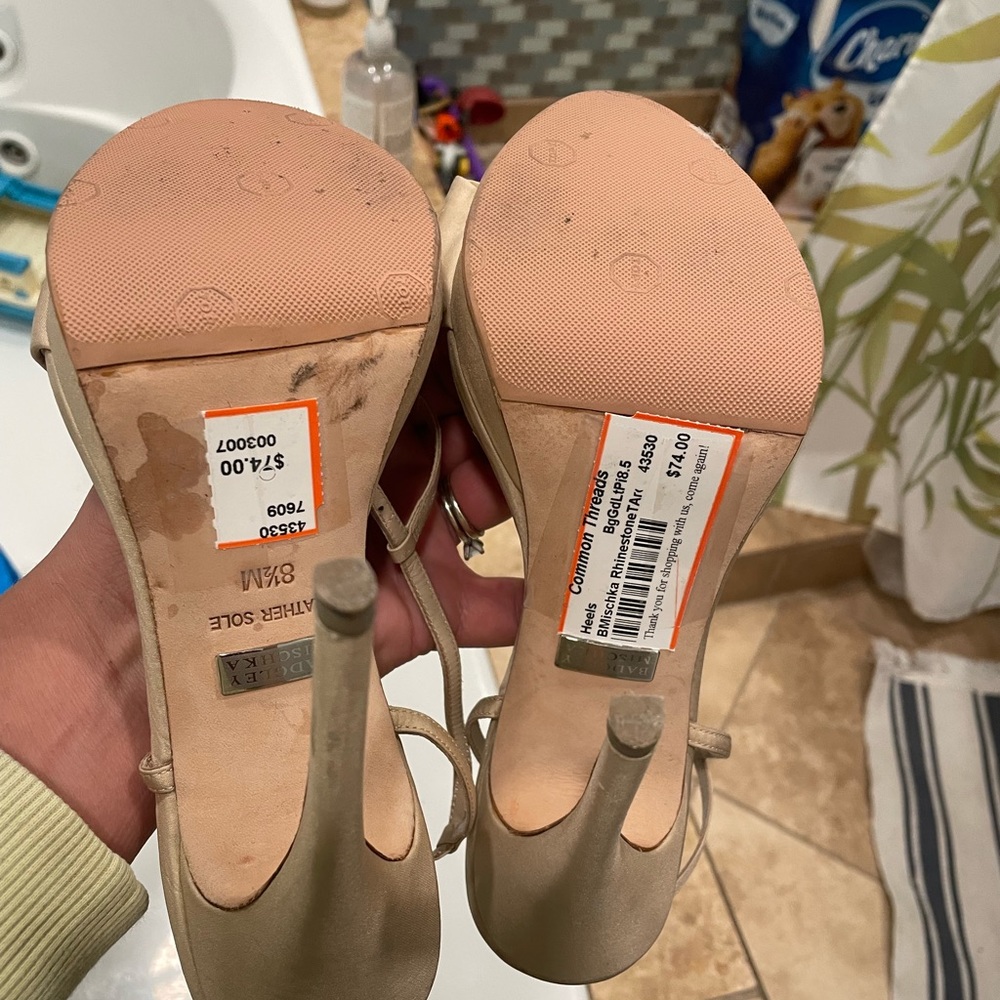 Shoes - Picture 4 of 6